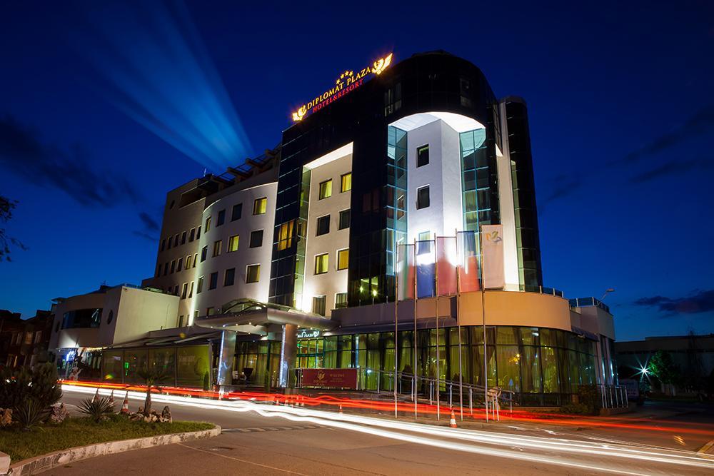 Diplomat Plaza Hotel & Resort Луковит Экстерьер фото